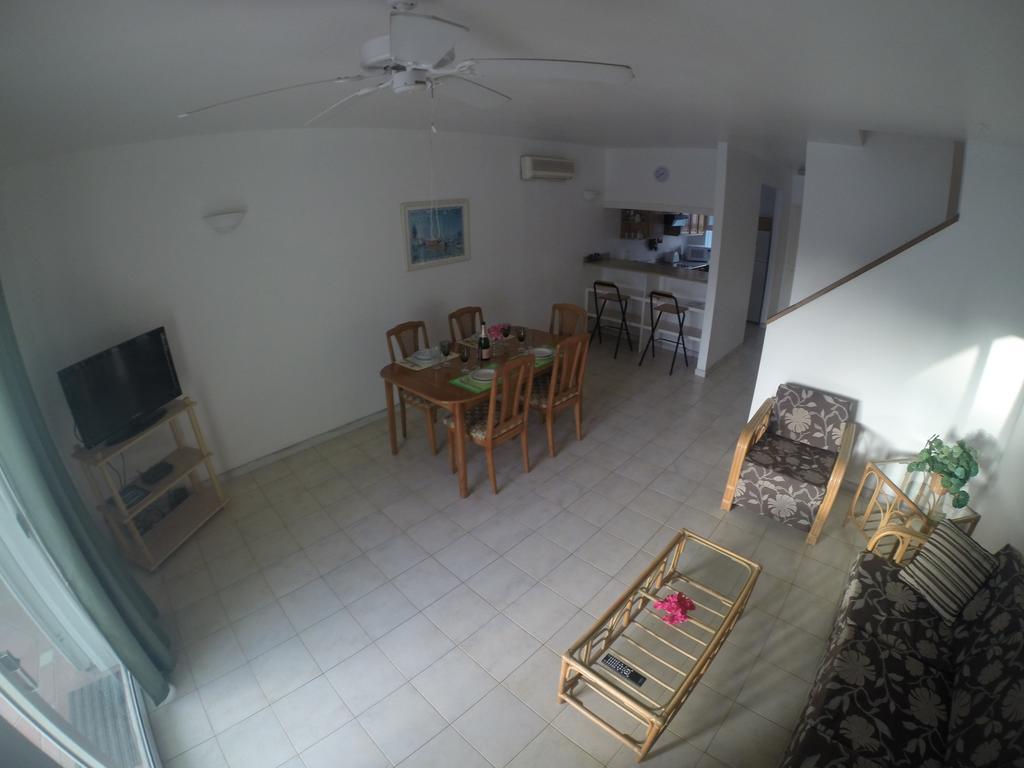 Antigua Chiama Italia Villas Jolly Harbour 外观 照片